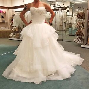 Vera Wang Strapless White Wedding Dress